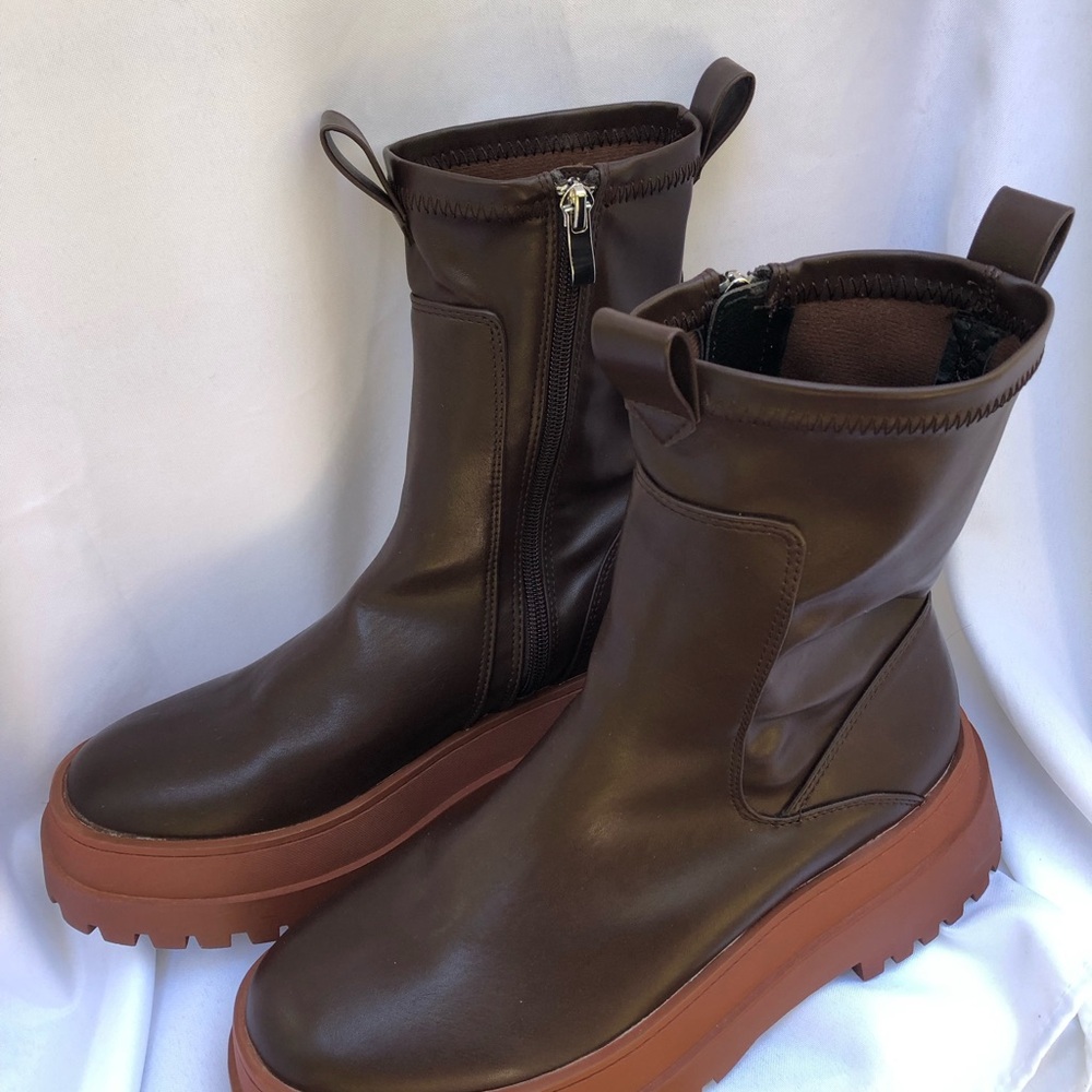 Public Desire Burgundy Zip Up Rounded Chunky Soled Ankle Boots Size 8